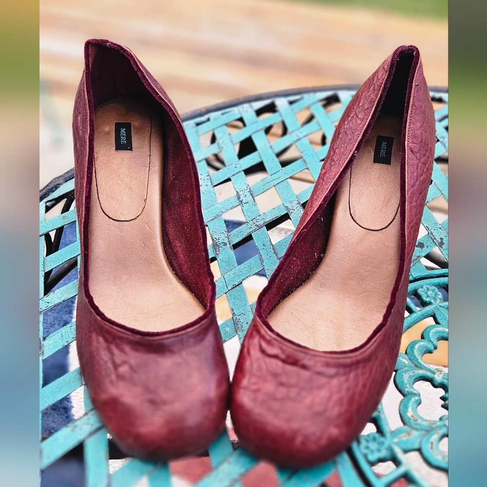 Size 8 Mere Heeled Red Shoes